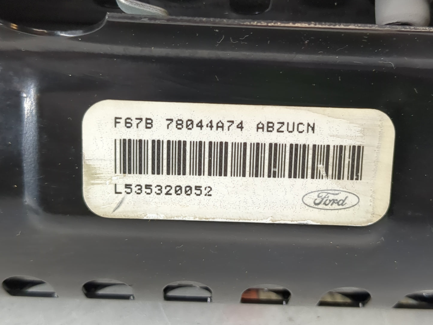 0 Center Console Armrest Cover Lid P/N:F67B 78044A74 ABZ L535320052 Fits OEM Used Auto Parts - Oemusedautoparts1.com