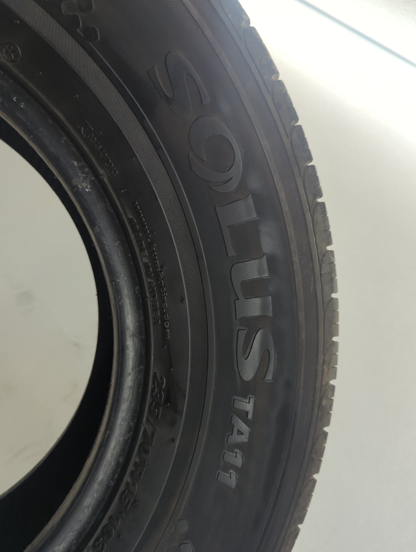 Used Tire 235/70R15 KUMHO SOLUS TA11 103T - Tread Depth 8.5/32 - Oemusedautoparts1.com