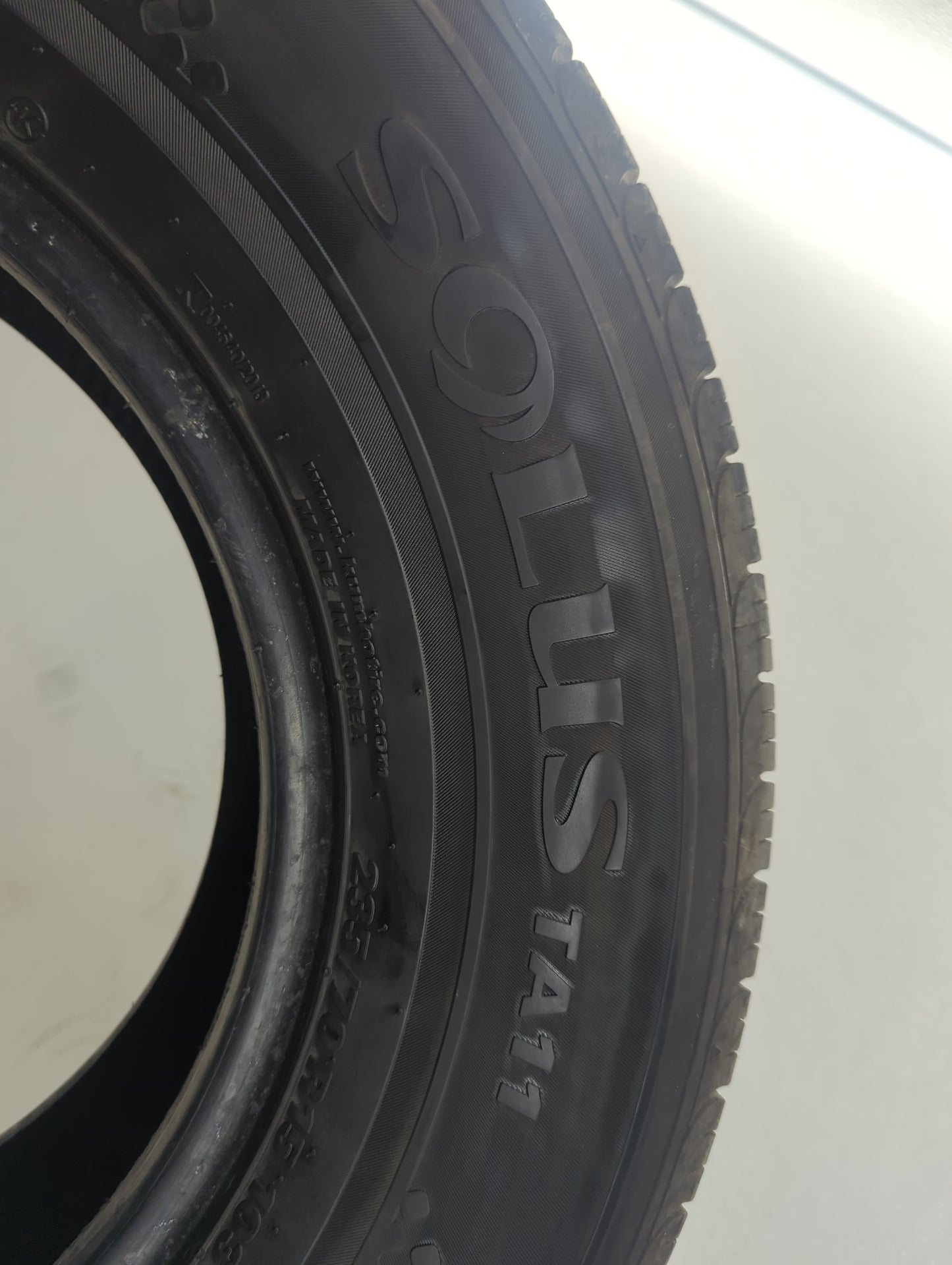 Used Tire 235/70R15 KUMHO SOLUS TA11 103T - Tread Depth 8.5/32 - Oemusedautoparts1.com