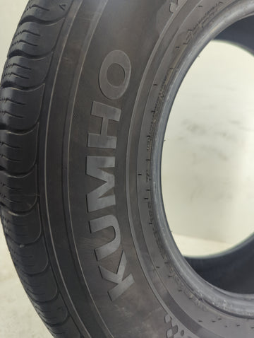 Used Tire 235/70R15 KUMHO SOLUS TA11 103T - Tread Depth 8.5/32