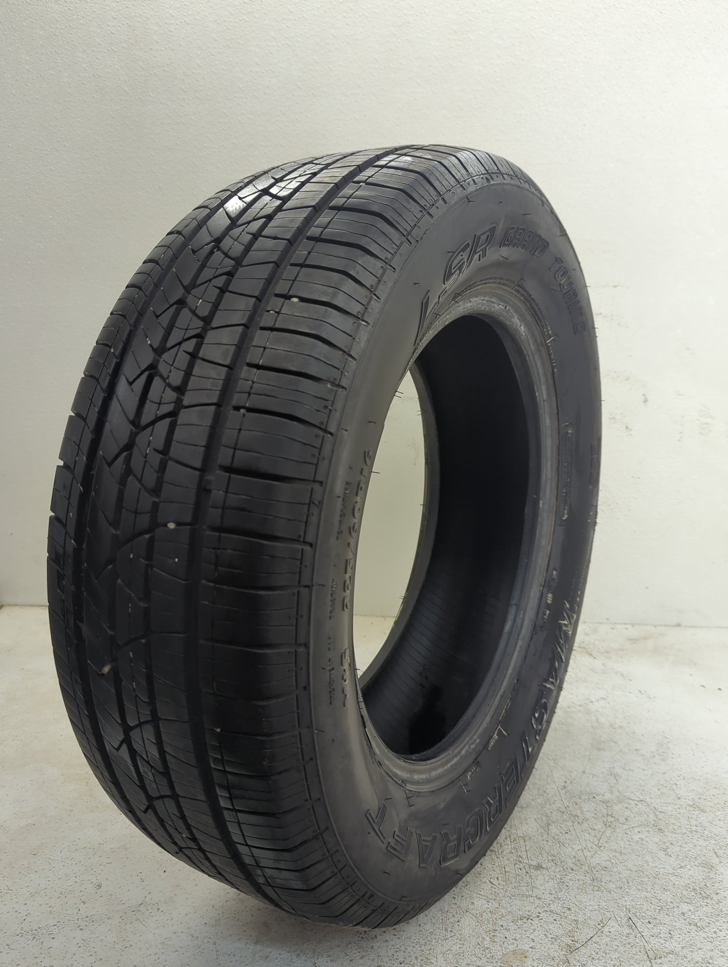 Used Tire 225/60R16 MASTERCRAFT LSR GRAND TOURING 98T - Tread Depth 7/32 - Oemusedautoparts1.com
