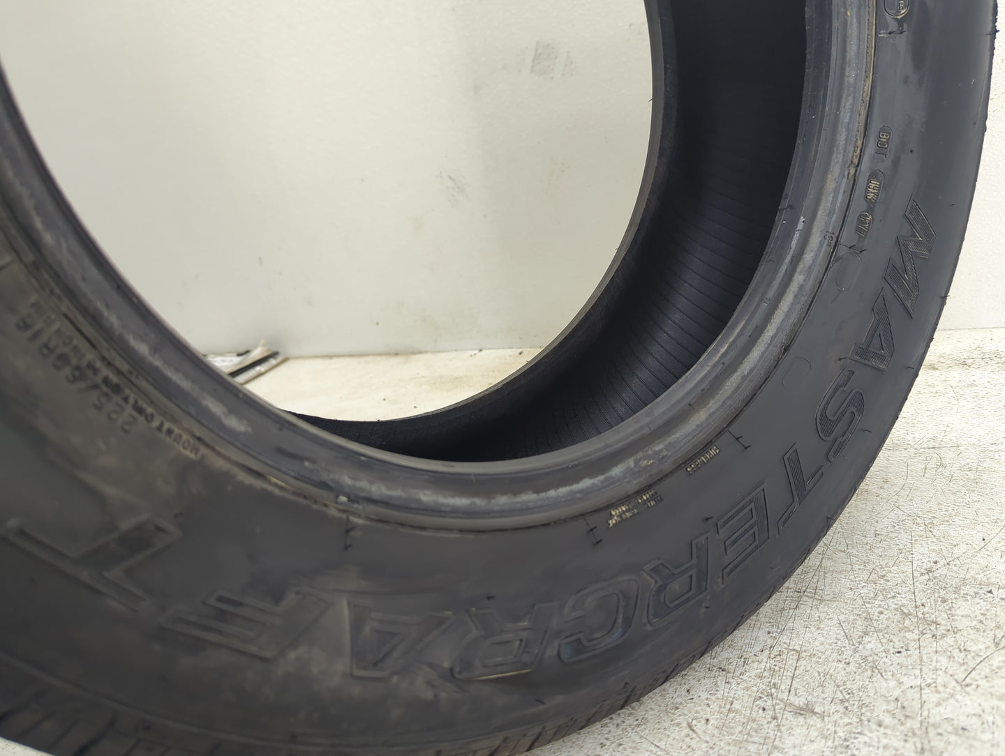 Used Tire 225/60R16 MASTERCRAFT LSR GRAND TOURING 98T - Tread Depth 7/32 - Oemusedautoparts1.com