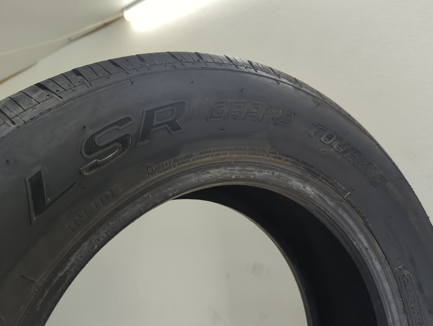 Used Tire 225/60R16 MASTERCRAFT LSR GRAND TOURING 98T - Tread Depth 7/32 - Oemusedautoparts1.com