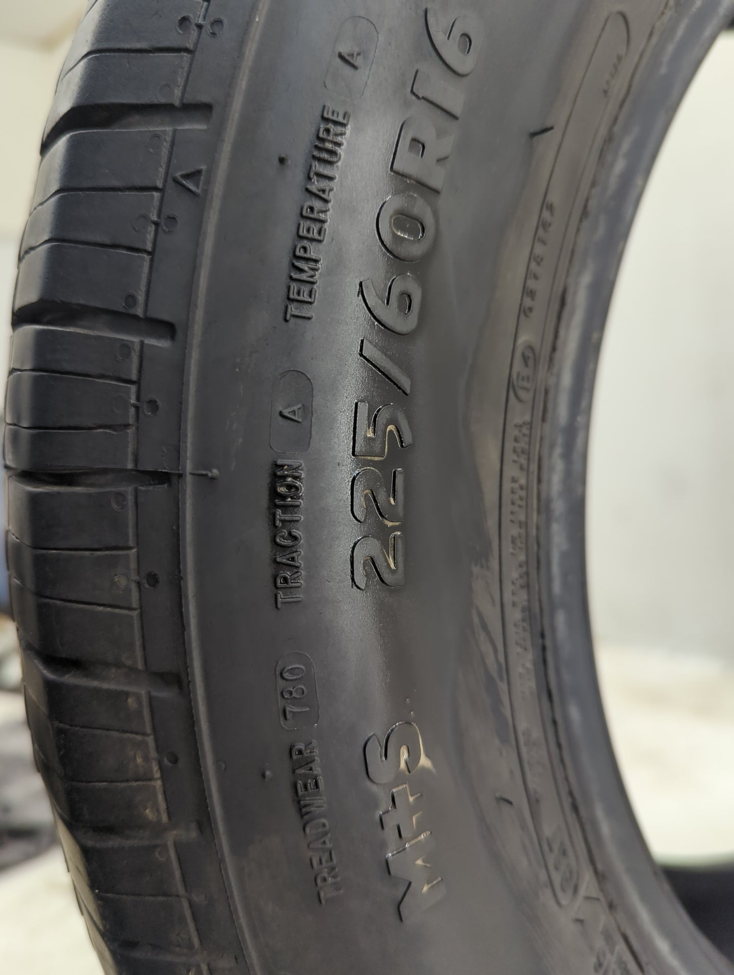 Used Tire 225/60R16 MASTERCRAFT LSR GRAND TOURING 98T - Tread Depth 7/32 - Oemusedautoparts1.com
