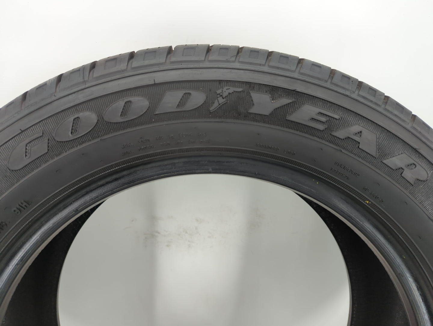 Used Tire 205/55R16 GOODYEAR ASSURANCE ALL-SEASON 91H All Season - 9.5/32 - Oemusedautoparts1.com