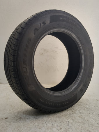 compare product Used Tire 195/65R15 DOUGLAS TOURING A/S 91H - Tread Depth 4/32