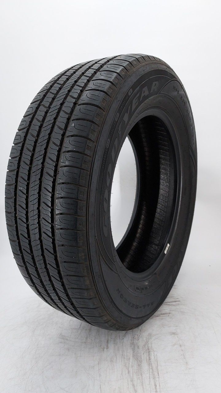 Used Tire 235/65R17 GOODYEAR ASSURANCE ALL SEASON 104T All Season - 8/32 - Oemusedautoparts1.com