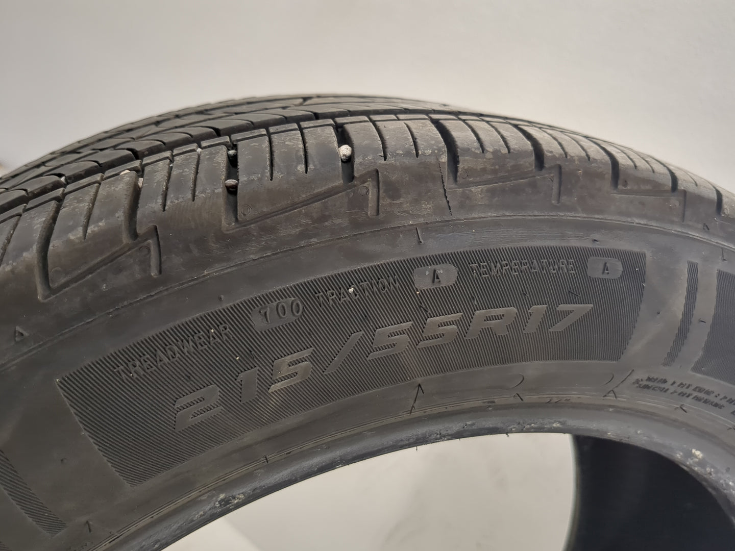 Used Tire 215/55R17 MASTERCRAFT COURSER QUEST 94V - Tread Depth 9.5/32 - Oemusedautoparts1.com