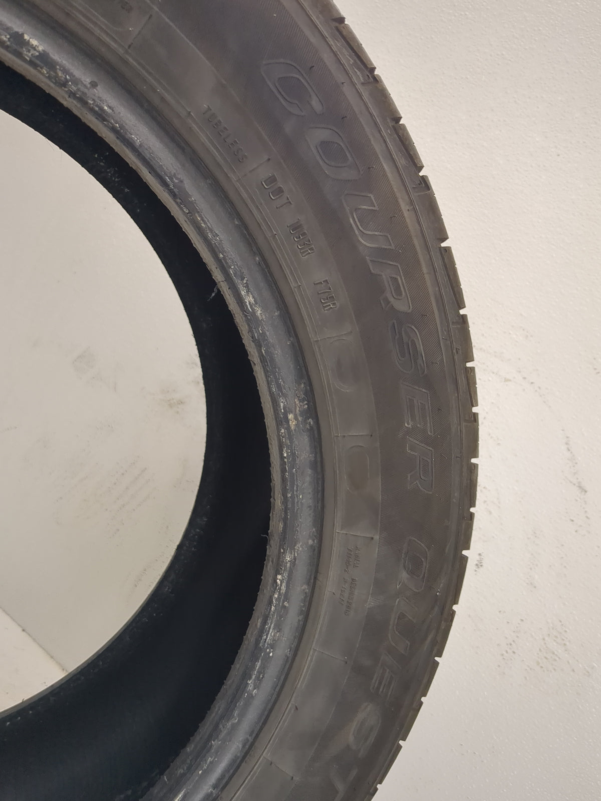 Used Tire 215/55R17 MASTERCRAFT COURSER QUEST 94V - Tread Depth 9.5/32 - Oemusedautoparts1.com