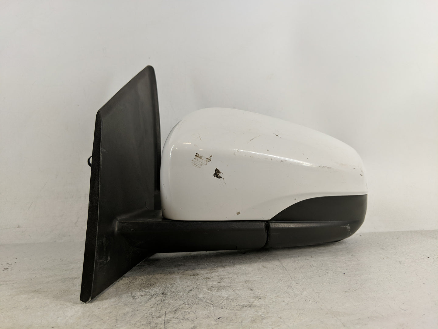 Passenger Right Side View Manual Door Mirror - Oemusedautoparts1.com