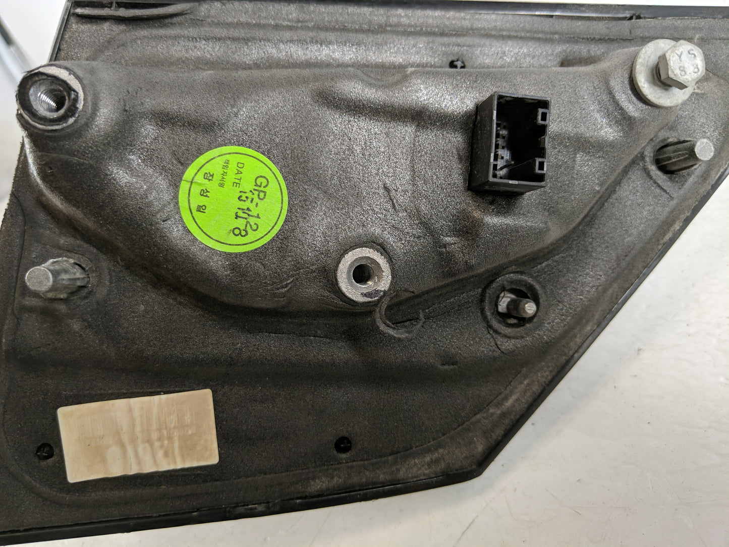 Passenger Right Side View Manual Door Mirror - Oemusedautoparts1.com