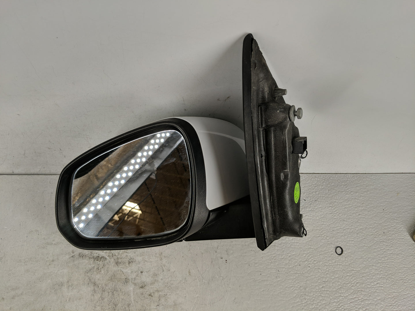 Passenger Right Side View Manual Door Mirror - Oemusedautoparts1.com