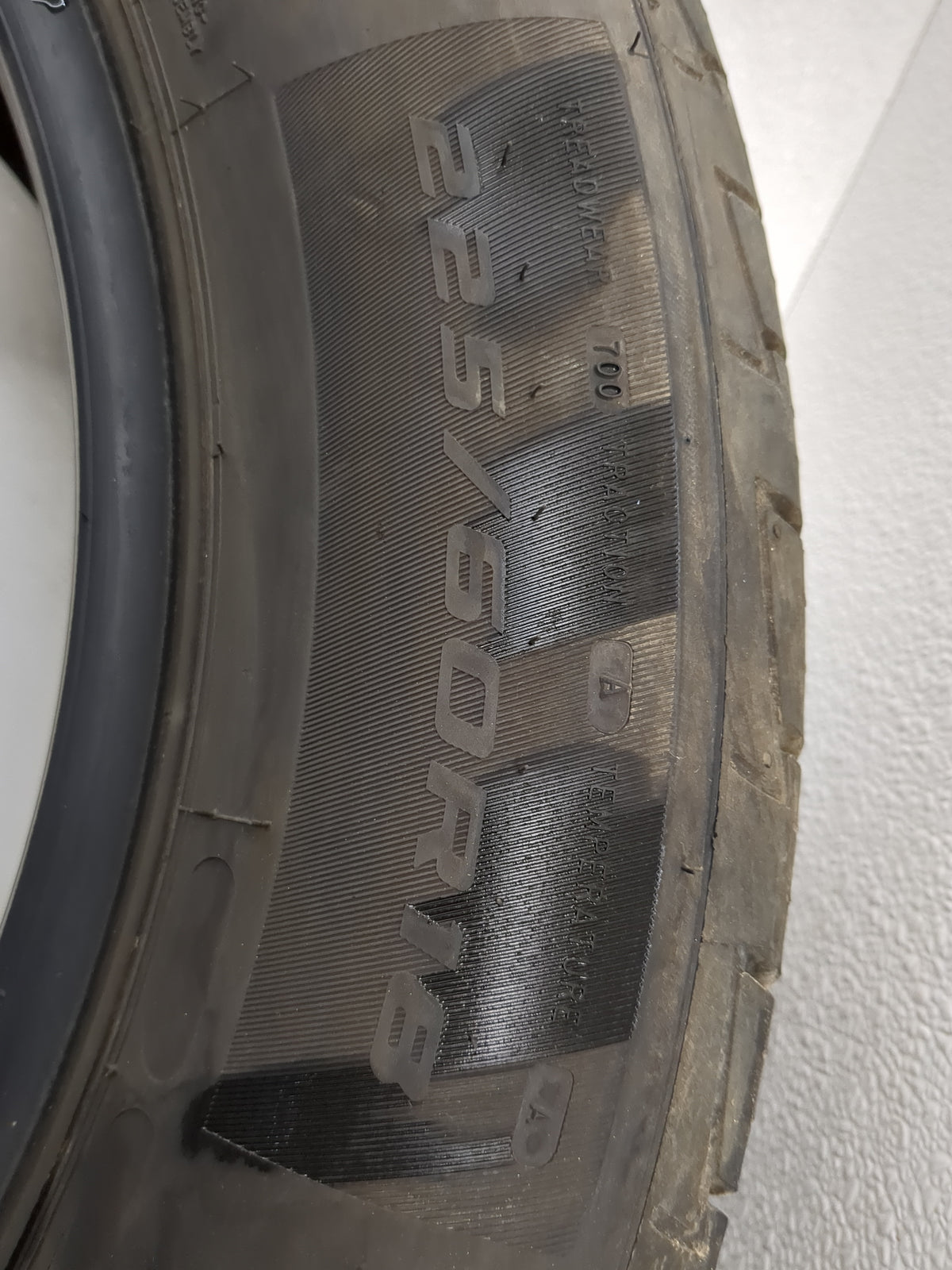 Used Tire 225/60R18 MASTERCRAFT COURSER QUEST PLUS 100H - Tread Depth 9.5/32 - Oemusedautoparts1.com
