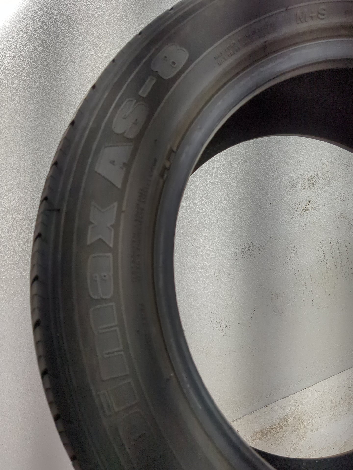 Used Tire 215/55R16 RADAR DIMAX A/S-8 93V - Tread Depth 8.5/32 - Oemusedautoparts1.com