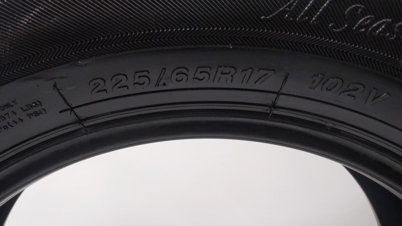 Used Tire 225/65R17 PERFORMER CXV SPORT 102V All Season - Tread Depth 5.5/32 - Oemusedautoparts1.com