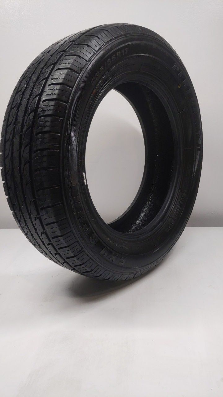 Used Tire 225/65R17 PERFORMER CXV SPORT 102V All Season - Tread Depth 5.5/32 - Oemusedautoparts1.com