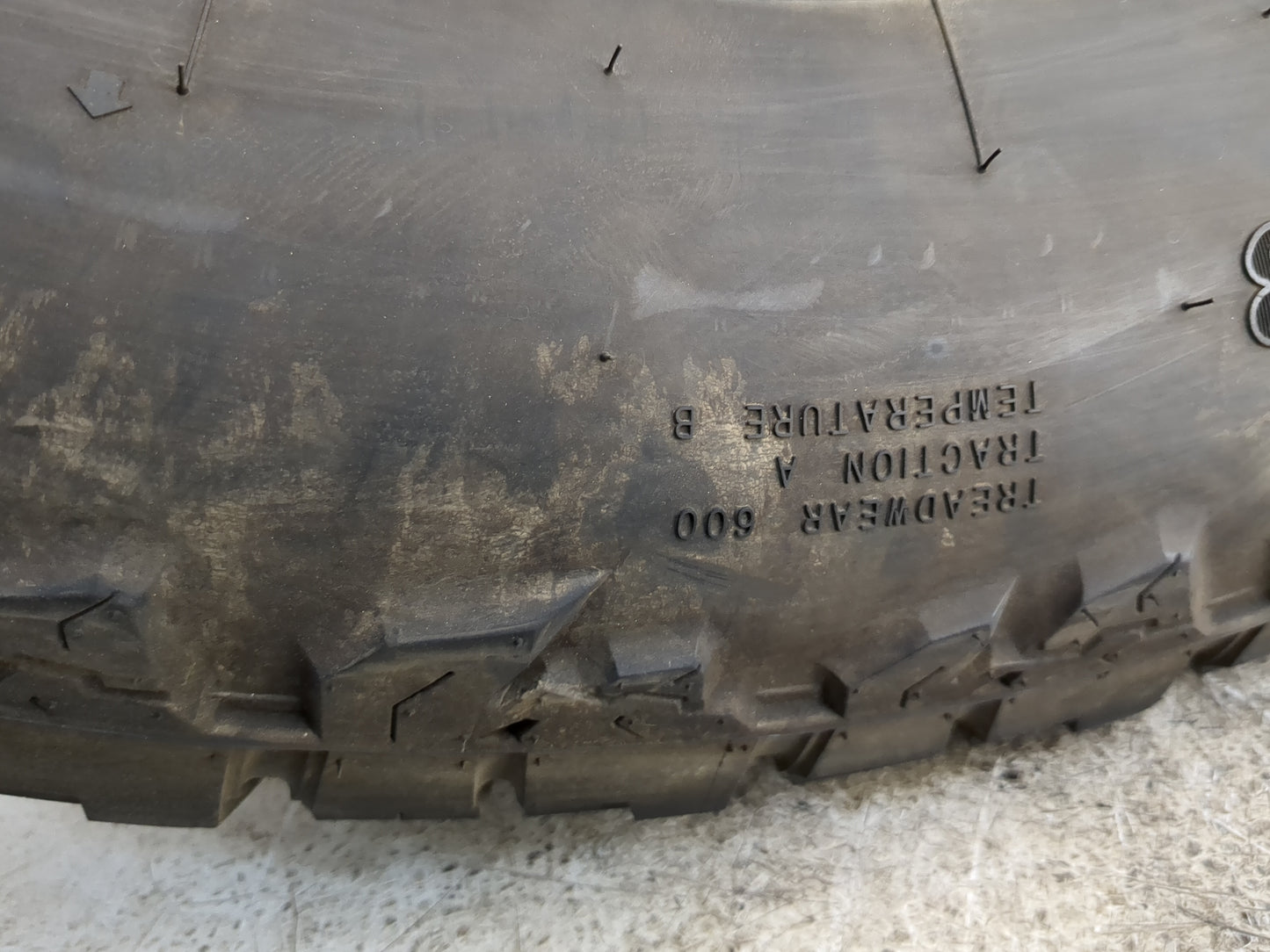 Used Tire 275/65R18 IRONHEAD THRASHER AT IH03 116T - Tread Depth 11.5/32 - Oemusedautoparts1.com