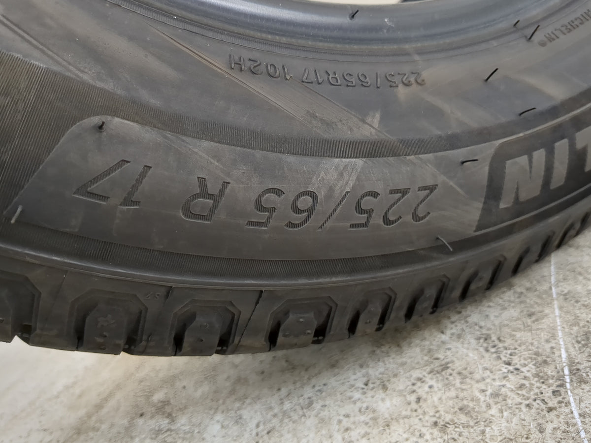 Used Tire 225/65R17 MICHELIN DEFENDER 2 102H - Tread Depth 9/32 - Oemusedautoparts1.com