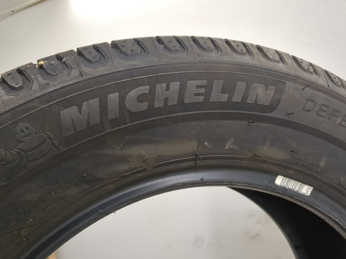 Used Tire 225/65R17 MICHELIN DEFENDER 2 102H - Tread Depth 9/32 - Oemusedautoparts1.com