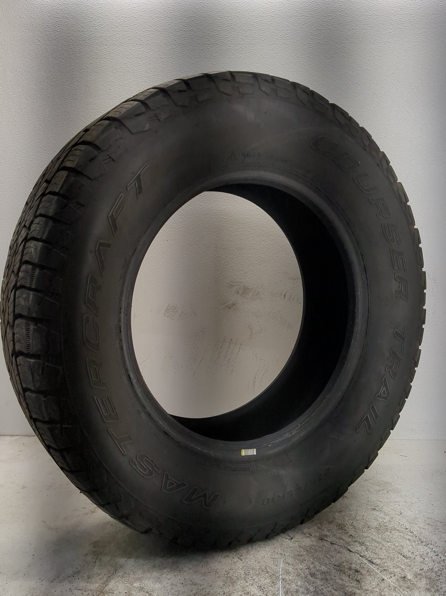 Used Tire 275/65R18 MASTERCRAFT COURSER TRAIL 116T - Tread Depth 10/32 - Oemusedautoparts1.com