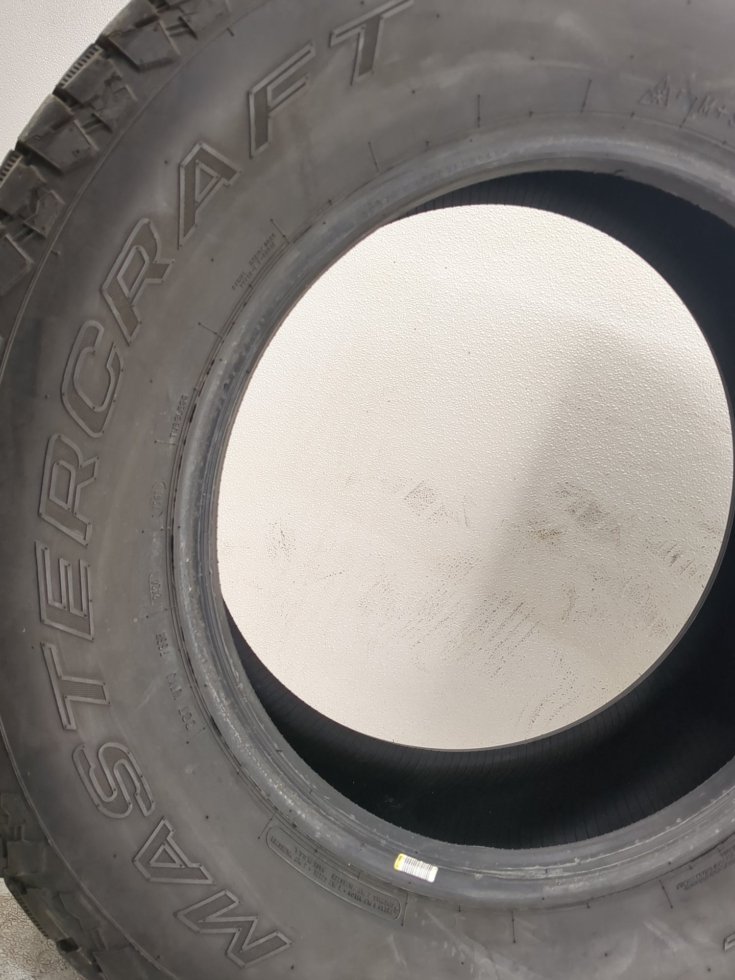 Used Tire 275/65R18 MASTERCRAFT COURSER TRAIL 116T - Tread Depth 10/32 - Oemusedautoparts1.com