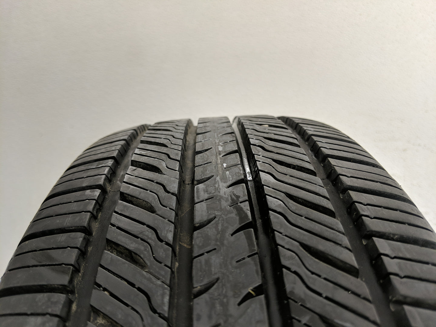 Used Tire 185/60R15 YOKOHAMA AVID ASCEND LX 84H - Tread Depth 7/32 - Oemusedautoparts1.com