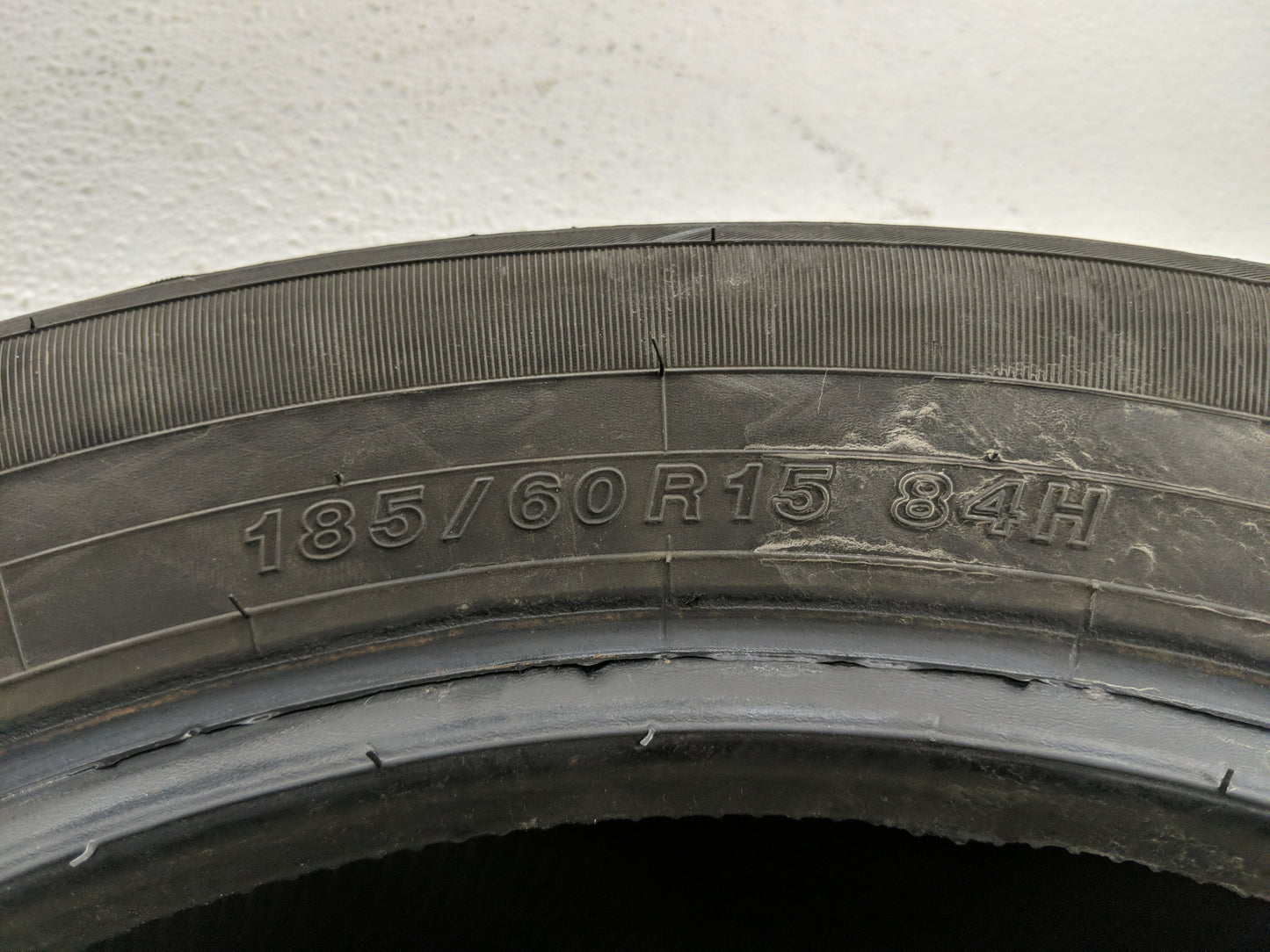 Used Tire 185/60R15 YOKOHAMA AVID ASCEND LX 84H - Tread Depth 7/32 - Oemusedautoparts1.com
