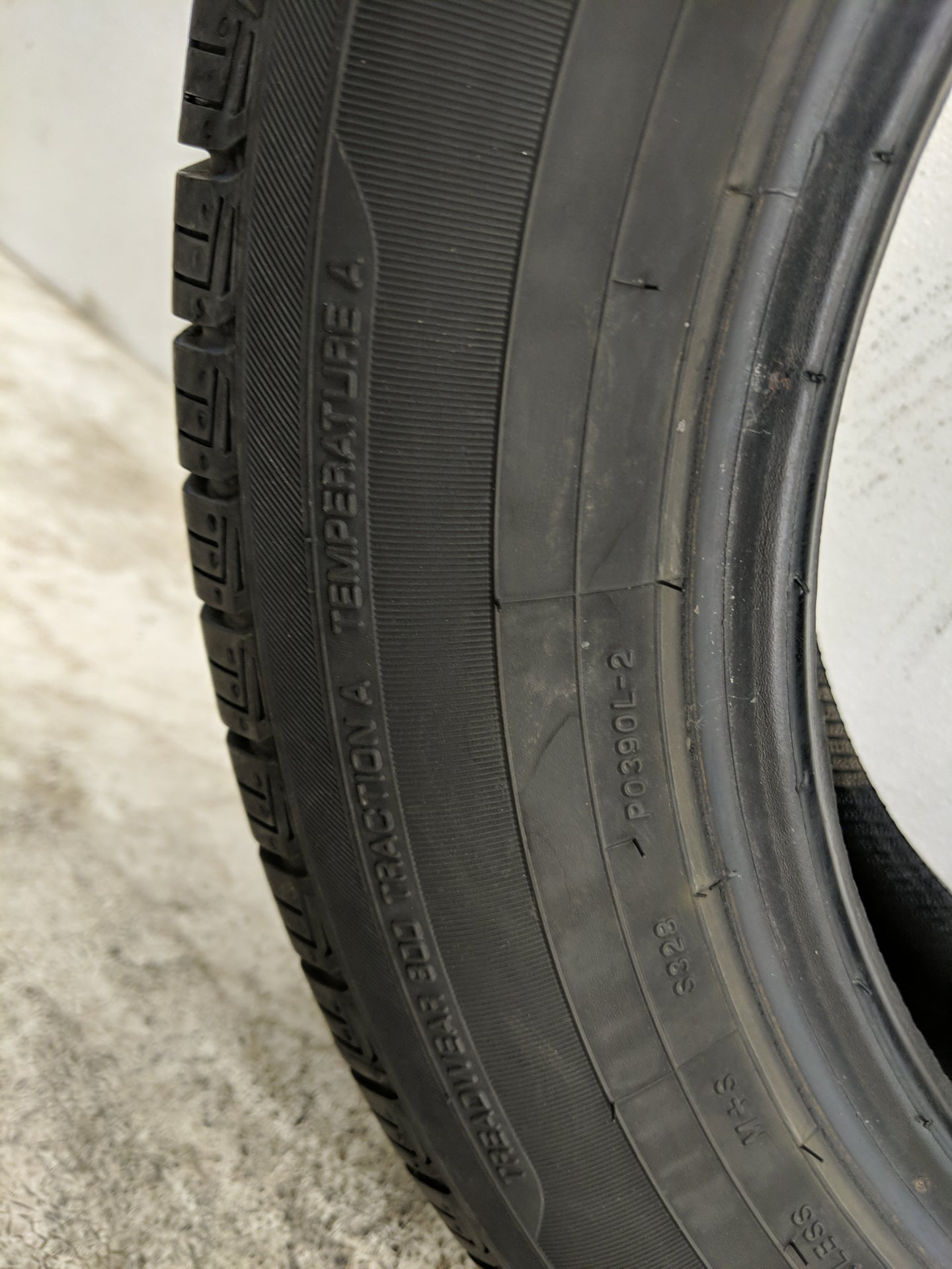 Used Tire 185/60R15 YOKOHAMA AVID ASCEND LX 84H - Tread Depth 7/32 - Oemusedautoparts1.com