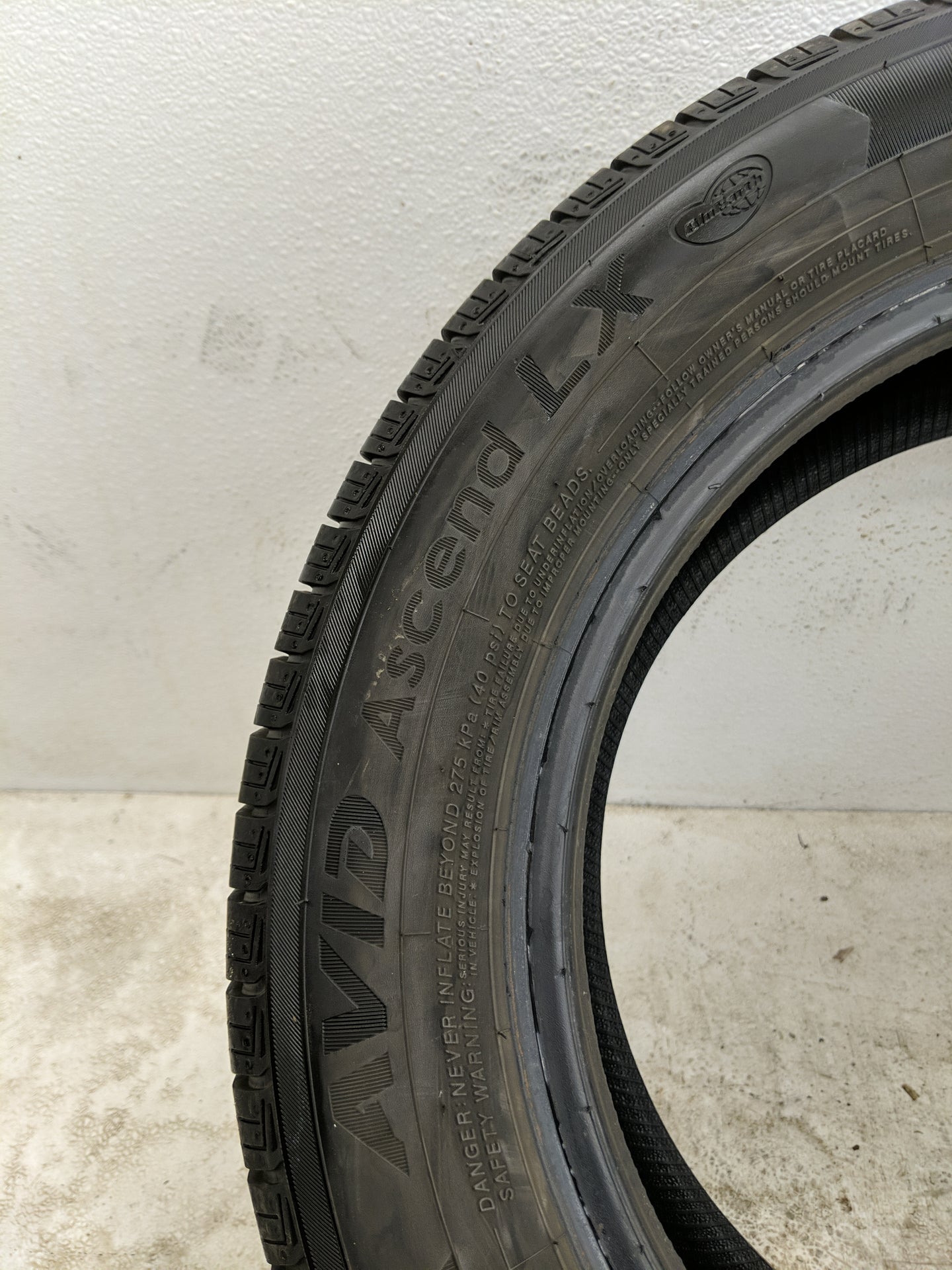 Used Tire 185/60R15 YOKOHAMA AVID ASCEND LX 84H - Tread Depth 7/32 - Oemusedautoparts1.com
