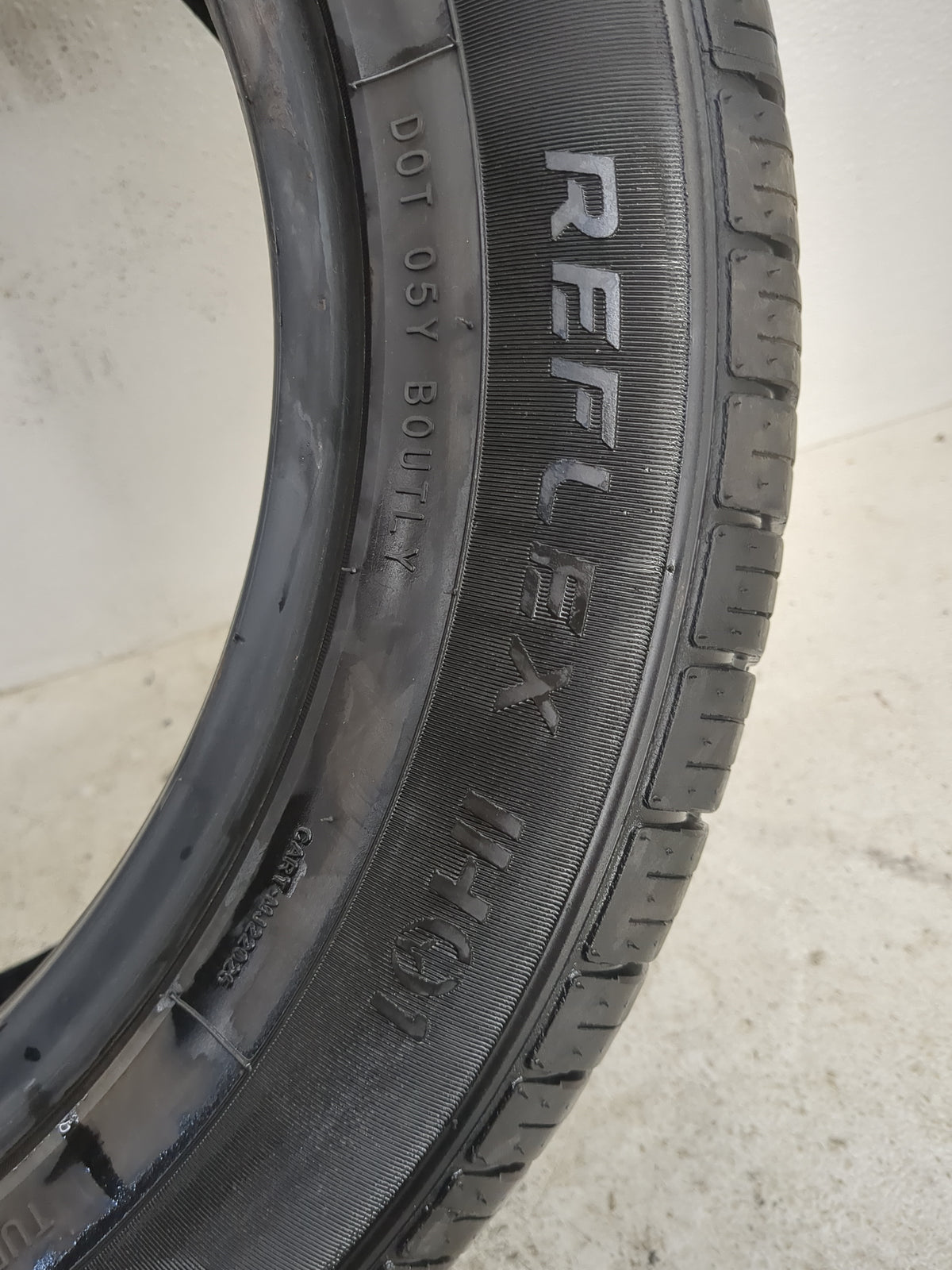 Used Tire 205/55R16 IRONHEAD REFLEX IHO1 91V - Tread Depth 9/32 - Oemusedautoparts1.com