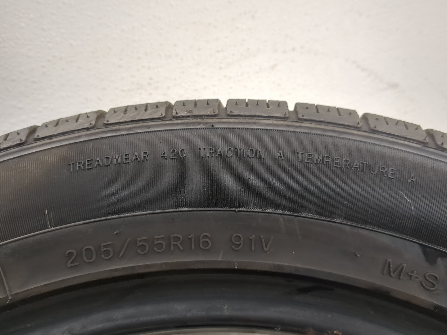 Used Tire 205/55R16 IRONHEAD REFLEX IHO1 91V - Tread Depth 9/32 - Oemusedautoparts1.com