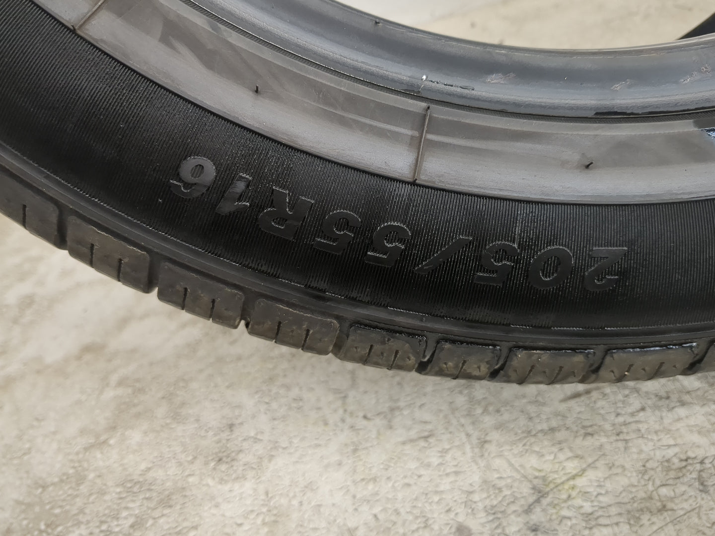 Used Tire 205/55R16 IRONHEAD REFLEX IHO1 91V - Tread Depth 9/32 - Oemusedautoparts1.com