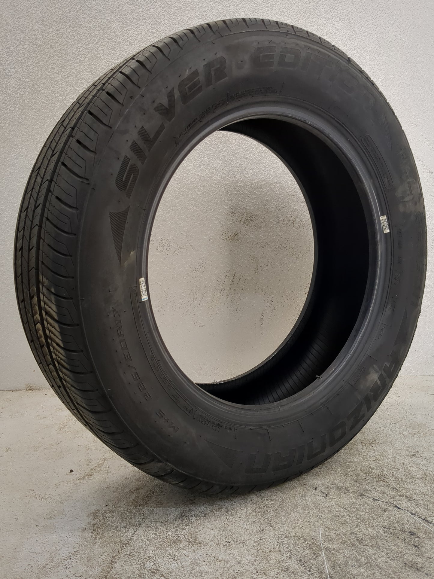 Used Tire 225/60R17 ARIZONIAN SILVER EDITION ALL SEASON 99H - Tread Depth 9/32 - Oemusedautoparts1.com