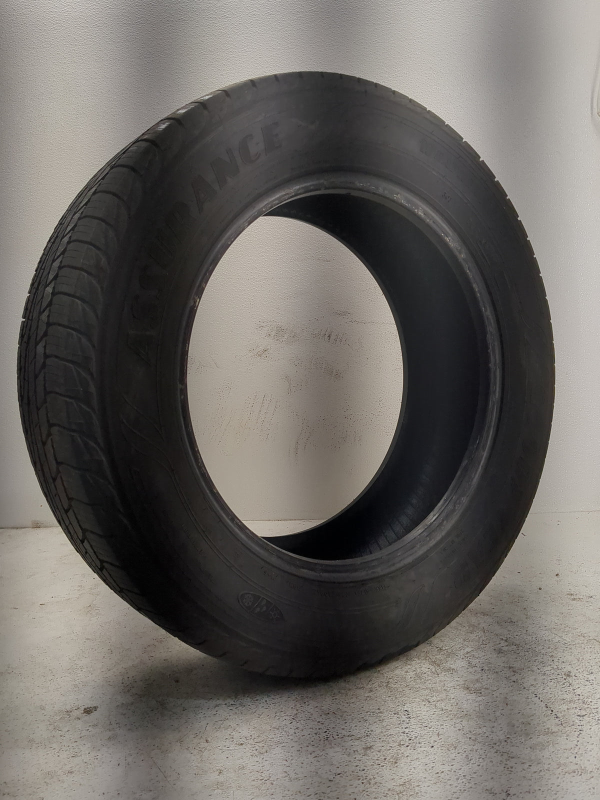 Used Tire 225/60R17 GOODYEAR ASSURANCE WEATHERREADY 99H - Tread Depth 10/32 - Oemusedautoparts1.com