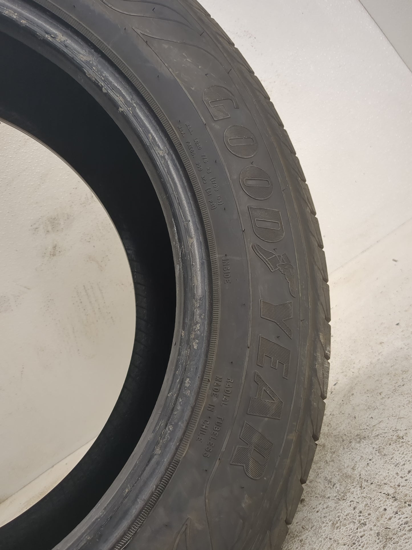 Used Tire 225/60R17 GOODYEAR ASSURANCE WEATHERREADY 99H - Tread Depth 10/32 - Oemusedautoparts1.com