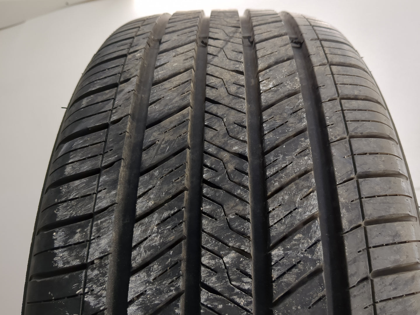 Used Tire 225/50R17 ACHILLES TOURING SPORT A/S 94V - Tread Depth 8.5/32 - Oemusedautoparts1.com
