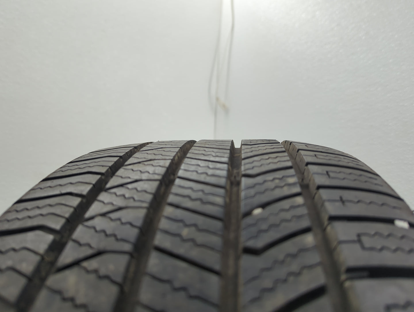 Used Tire 225/50R17 ROAD HUGGER GTP AS/02 98V - Tread Depth 8/32 - Oemusedautoparts1.com
