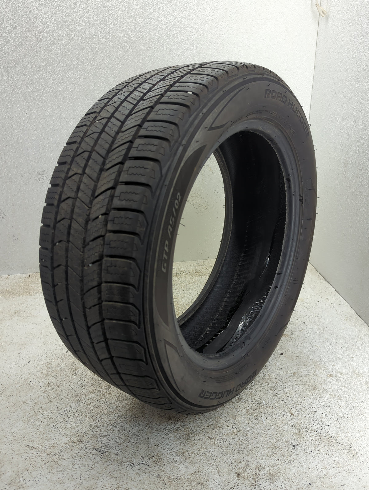 Used Tire 225/50R17 ROAD HUGGER GTP AS/02 98V - Tread Depth 8/32 - Oemusedautoparts1.com