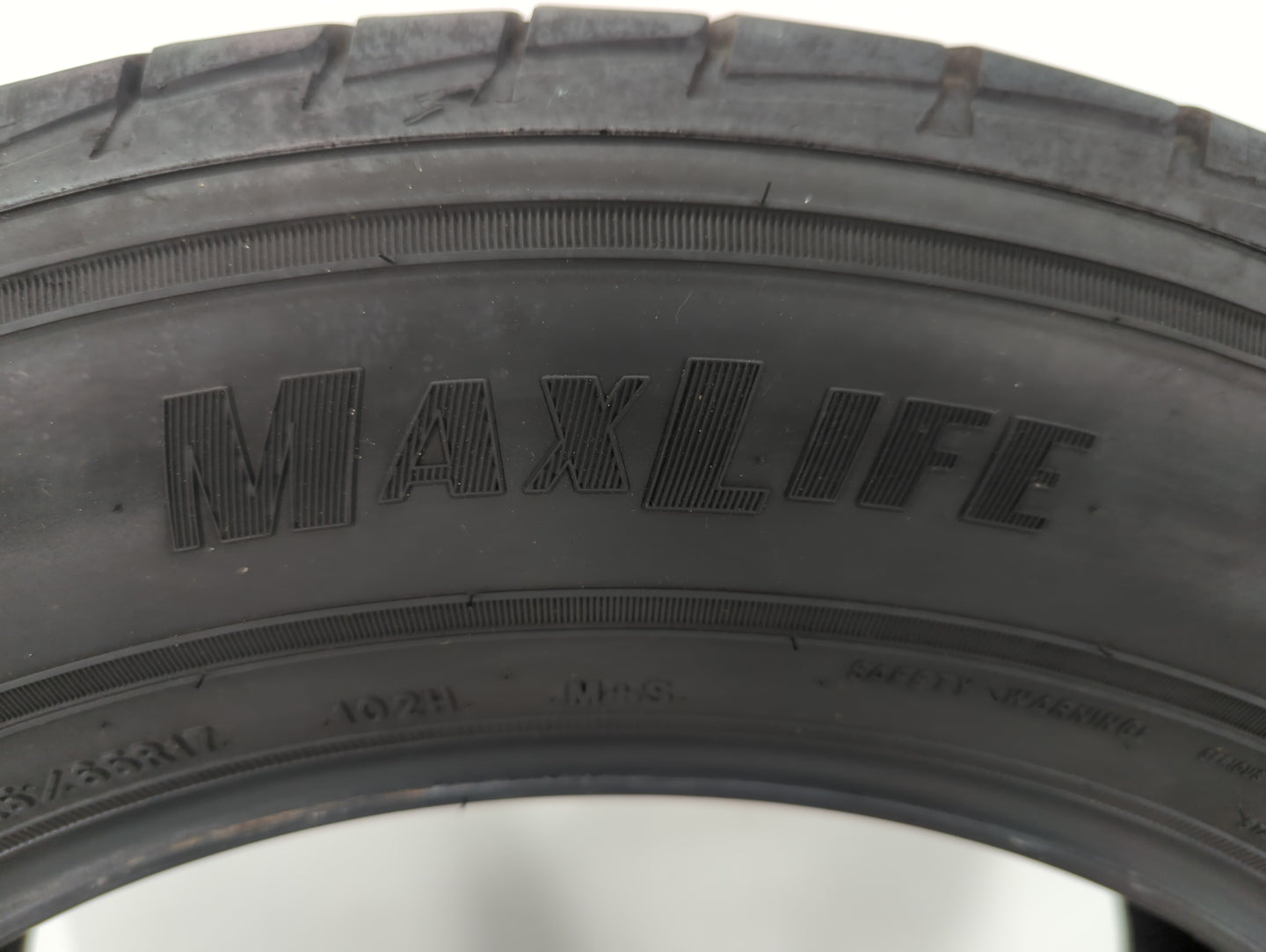 Used Tire 225/65R17 GOODYEAR ASSURANCE MAXLIFE 102H All Season - 9/32 - Oemusedautoparts1.com