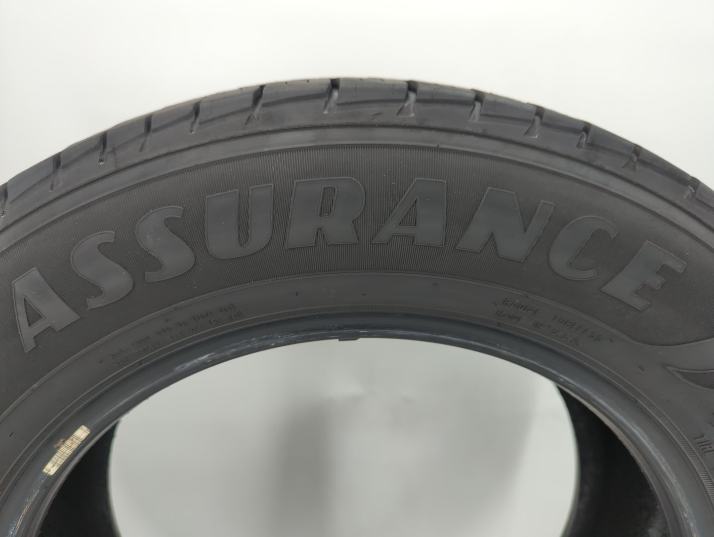 Used Tire 225/65R17 GOODYEAR ASSURANCE MAXLIFE 102H All Season - 9/32 - Oemusedautoparts1.com