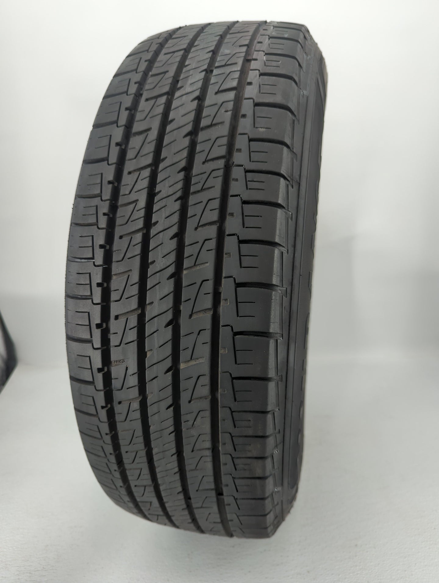Used Tire 225/65R17 GOODYEAR ASSURANCE MAXLIFE 102H All Season - 9/32 - Oemusedautoparts1.com