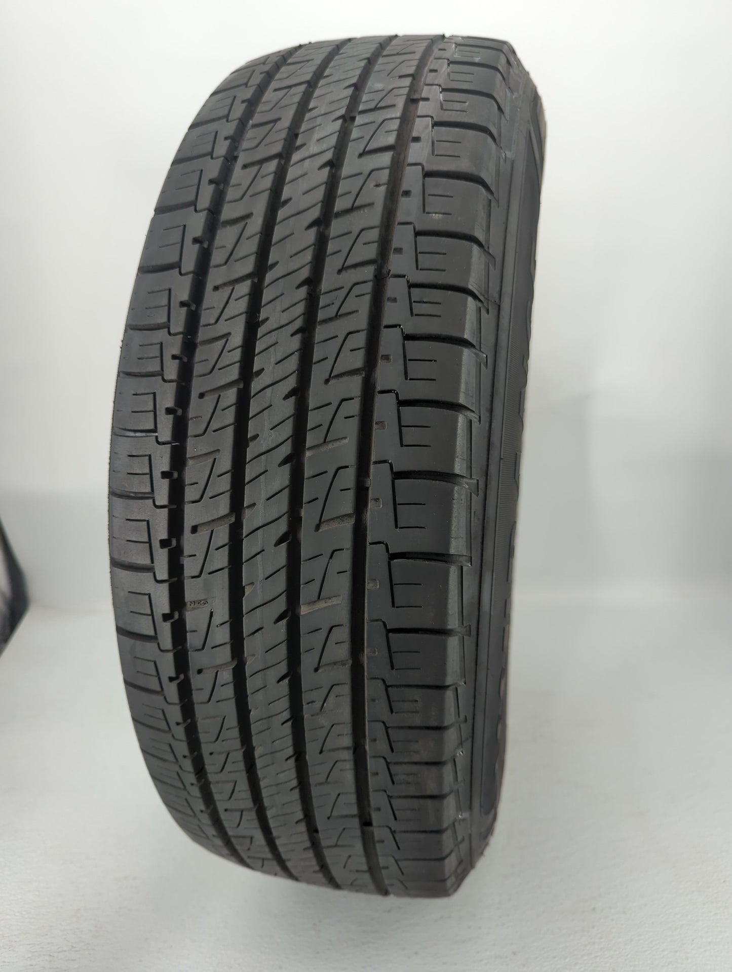 Used Tire 225/65R17 GOODYEAR ASSURANCE MAXLIFE 102H All Season - 9/32 - Oemusedautoparts1.com
