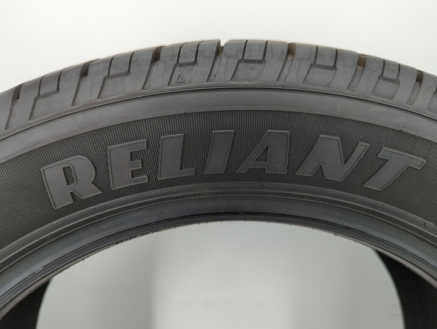 Used Tire 225/50R17 GOODYEAR RELIANT ALL SEASON 94V All Season - 9/32 - Oemusedautoparts1.com