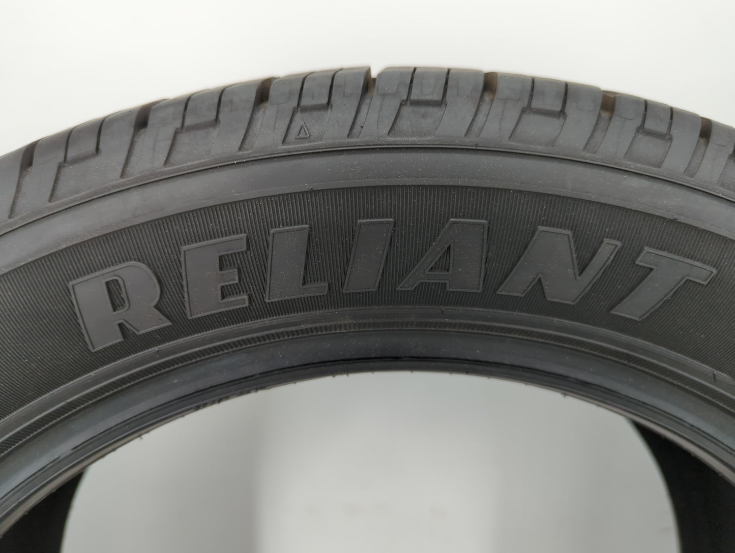 Used Tire 225/50R17 GOODYEAR RELIANT ALL SEASON 94V All Season - 9/32 - Oemusedautoparts1.com