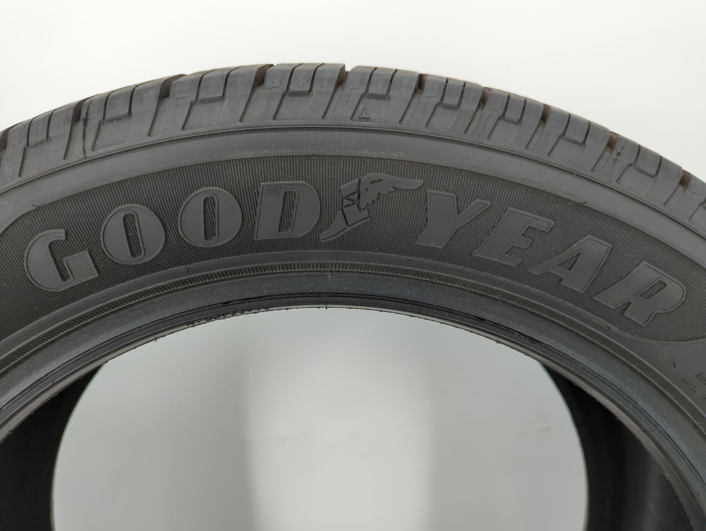 Used Tire 225/50R17 GOODYEAR RELIANT ALL SEASON 94V All Season - 9/32 - Oemusedautoparts1.com