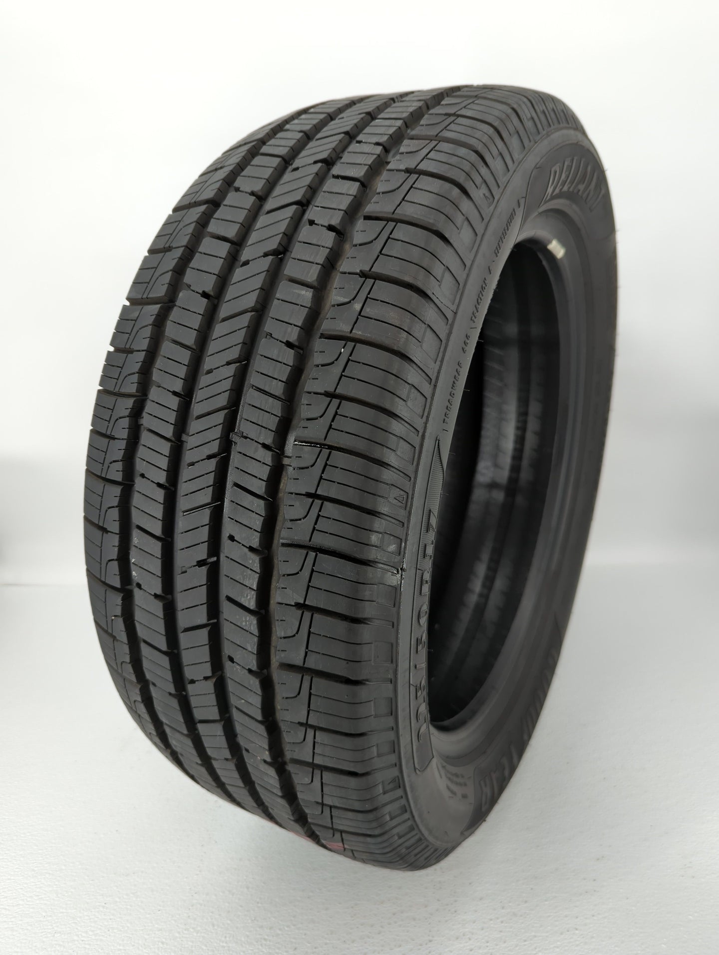 Used Tire 225/50R17 GOODYEAR RELIANT ALL SEASON 94V All Season - 9/32 - Oemusedautoparts1.com