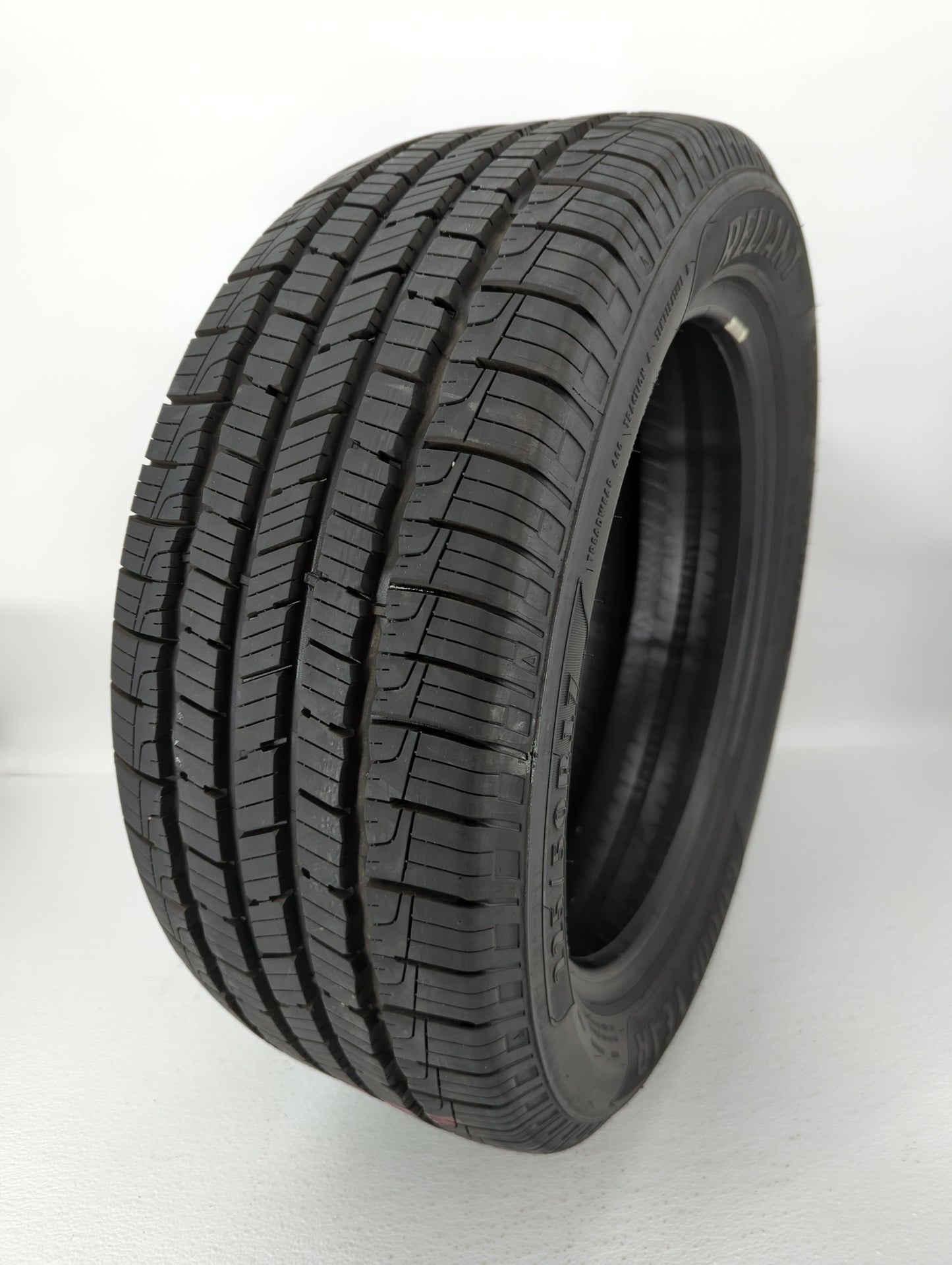 Used Tire 225/50R17 GOODYEAR RELIANT ALL SEASON 94V All Season - 9/32 - Oemusedautoparts1.com