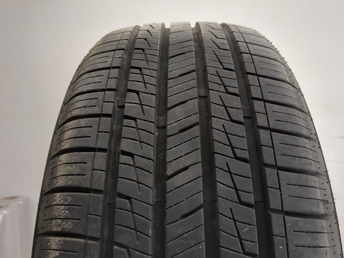Used Tire 225/50R18 IRONHEAD REFLEX IHO1 95H - Tread Depth 6/32 - Oemusedautoparts1.com