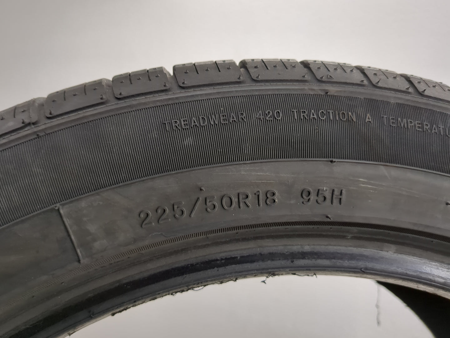 Used Tire 225/50R18 IRONHEAD REFLEX IHO1 95H - Tread Depth 6/32 - Oemusedautoparts1.com