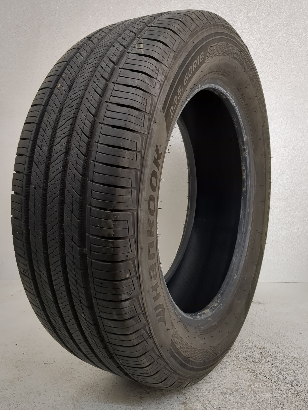 Used Tire 235/60R18 HANKOOK DYNAPRO HPX 107V - Tread Depth 9/32 - Oemusedautoparts1.com